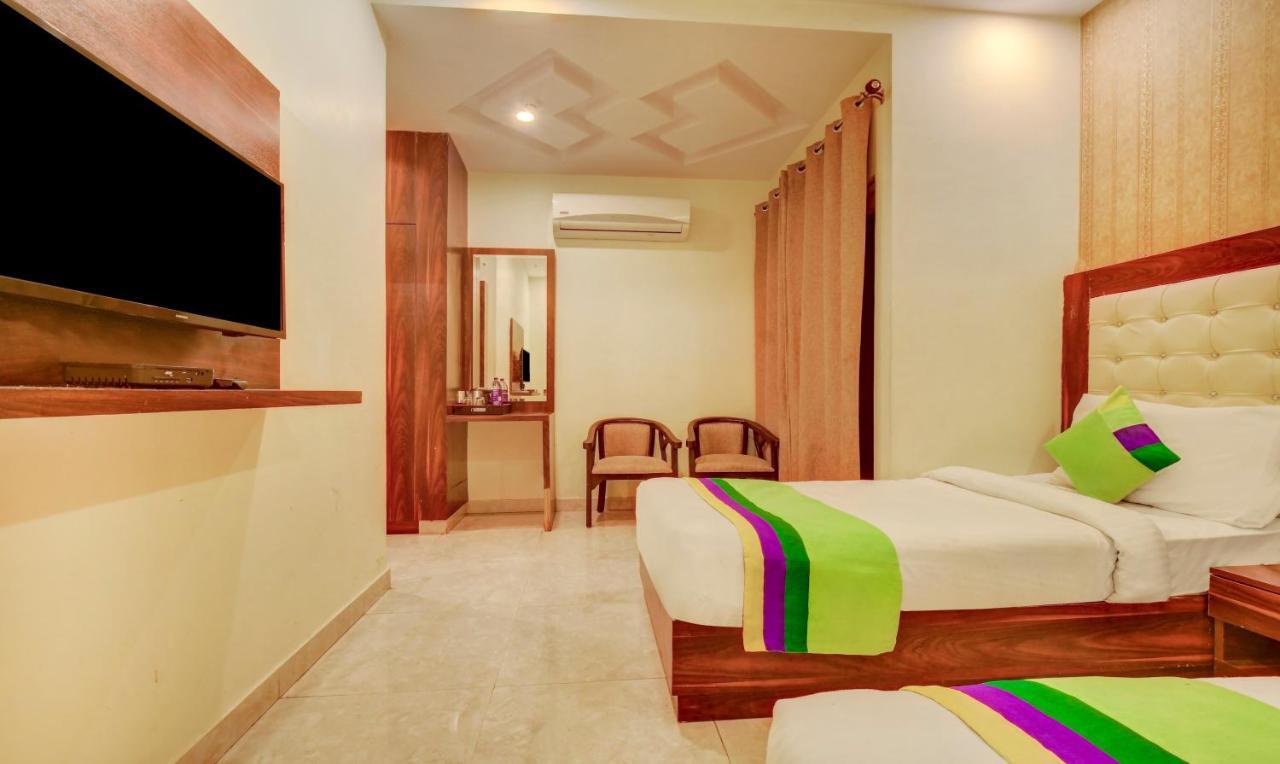 Treebo G K Residency Near Dehradun Railway Station Hotel Exterior photo